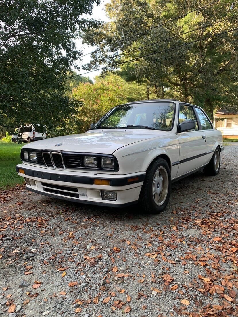 Taifun grille for double square headlights BMW E30, abs-plastic (Only grill with minor production damage)