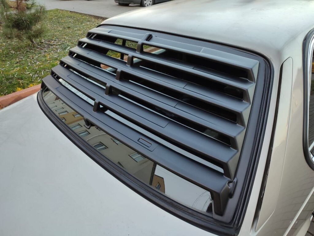 Rear Window Louver ABS plastic for BMW E23