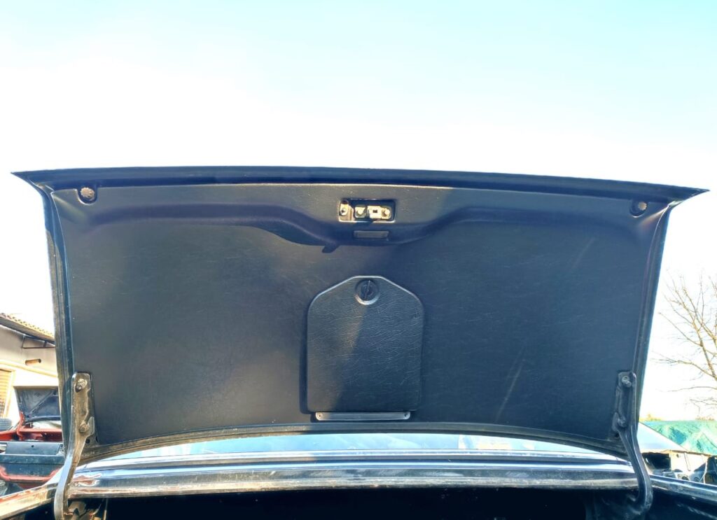 Trunk Trim BMW e28