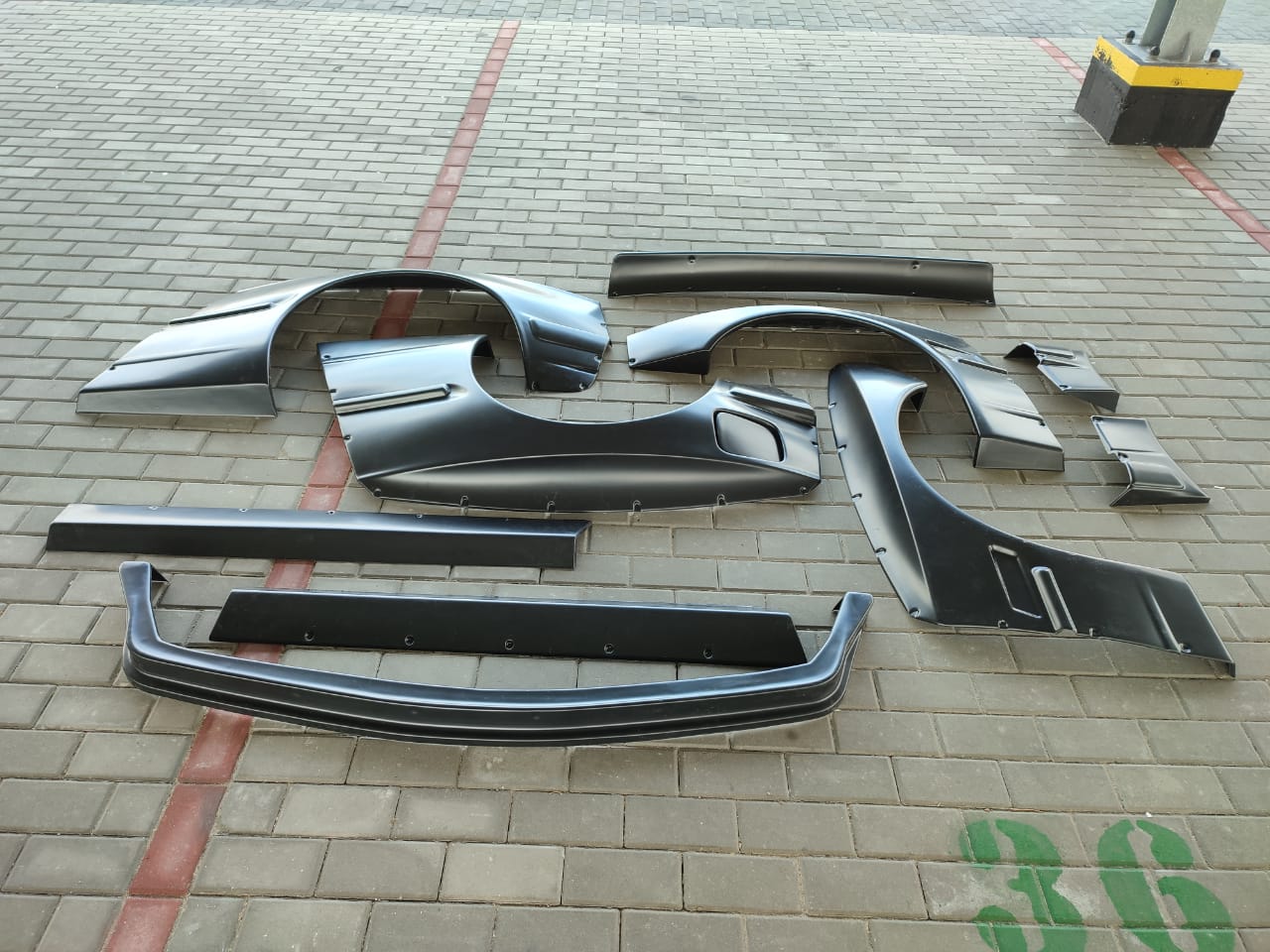 Wide body kit (Pandem) for BMW e30