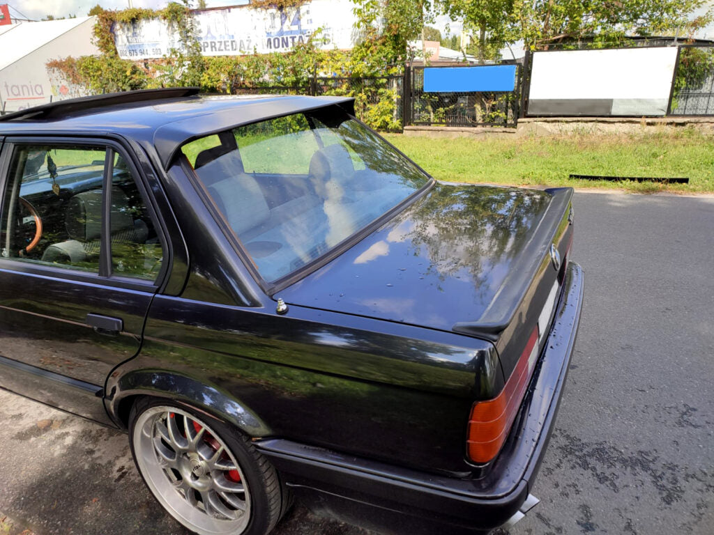 Roof spoiler for e30