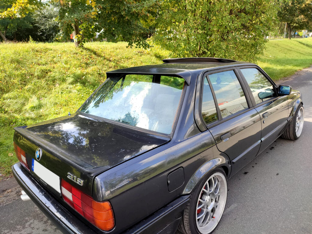 Roof spoiler for e30
