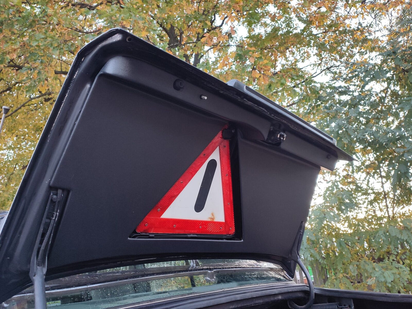 Trunk Trim Mercedes-Benz 190 W201