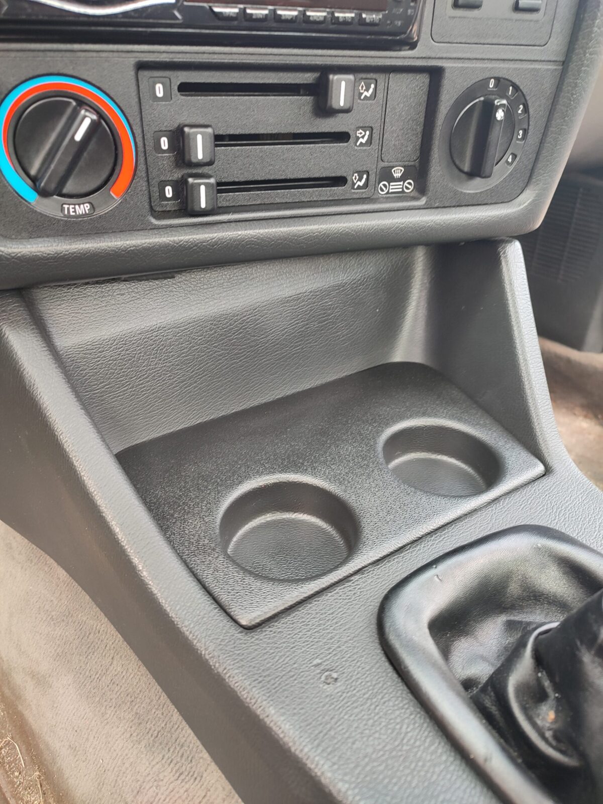 Підстаканник BMW e30