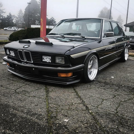 Решітка BMW E28 Racing Dynamics з подвійними квадратними фарами