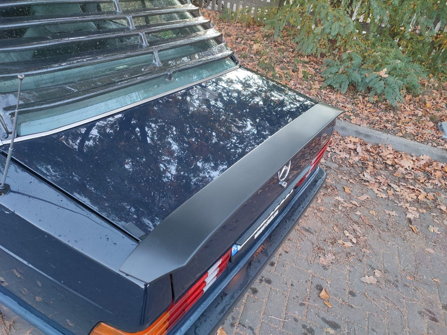 Neat Spoiler for Mercedes-Benz 190 W201