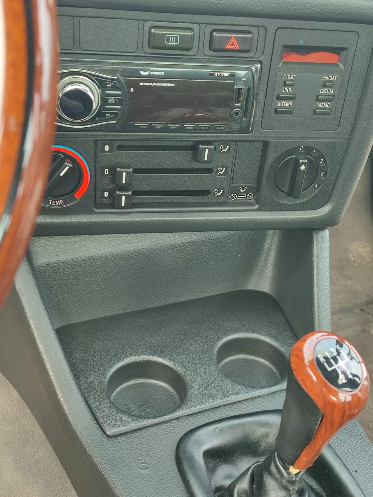 Підстаканник BMW e30