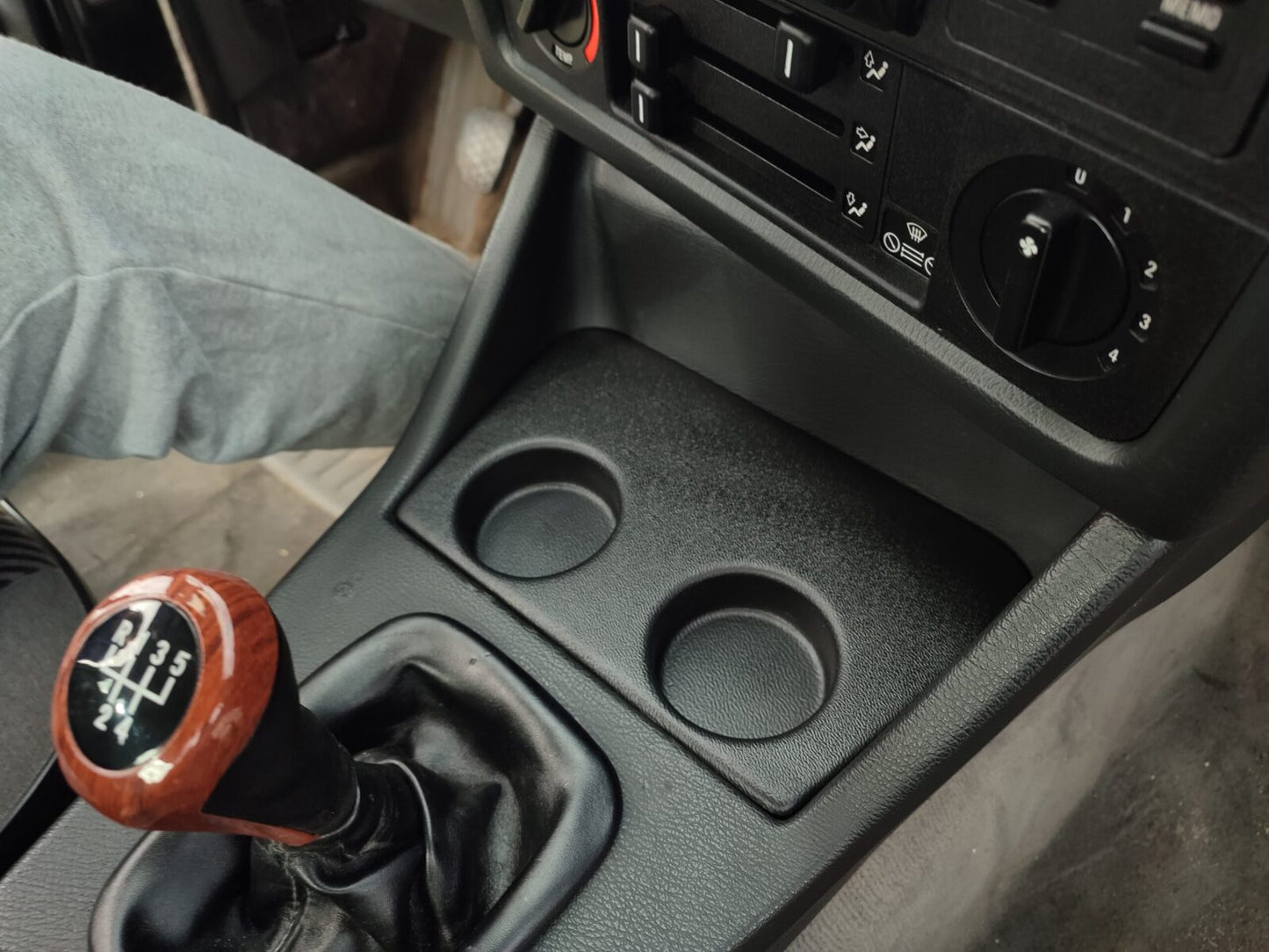 Підстаканник BMW e30