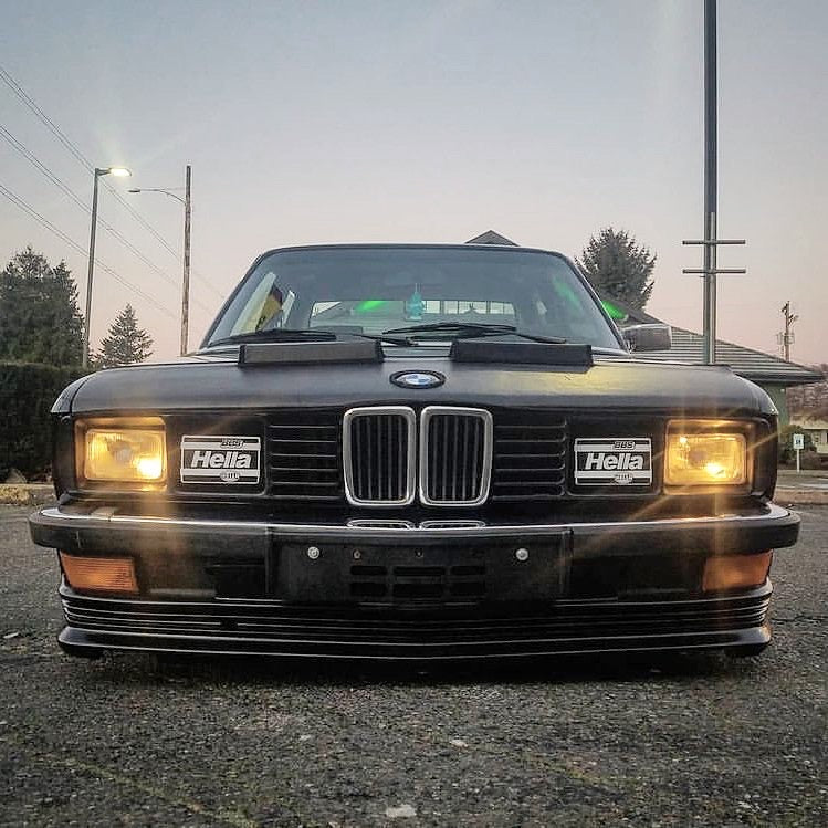 Решітка BMW E28 Racing Dynamics з подвійними квадратними фарами