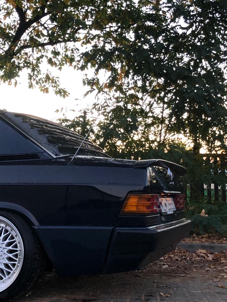 Neat Spoiler for Mercedes-Benz 190 W201