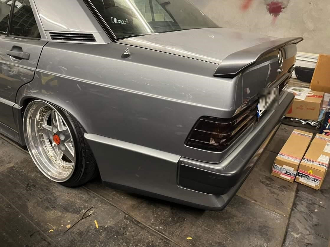 Neat Spoiler for Mercedes-Benz 190 W201