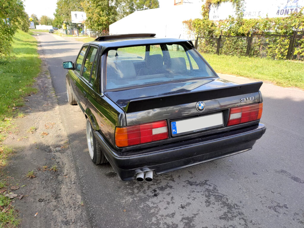 Спойлер Ducktail для BMW E30