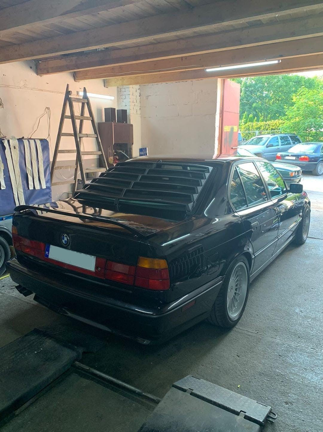 Жалюзі заднього вікна ABS пластик для BMW E34
