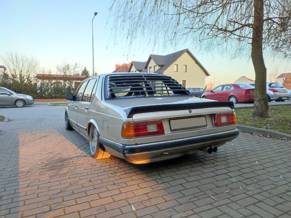 Жалюзі заднього скла BMW E23 ABS пластик