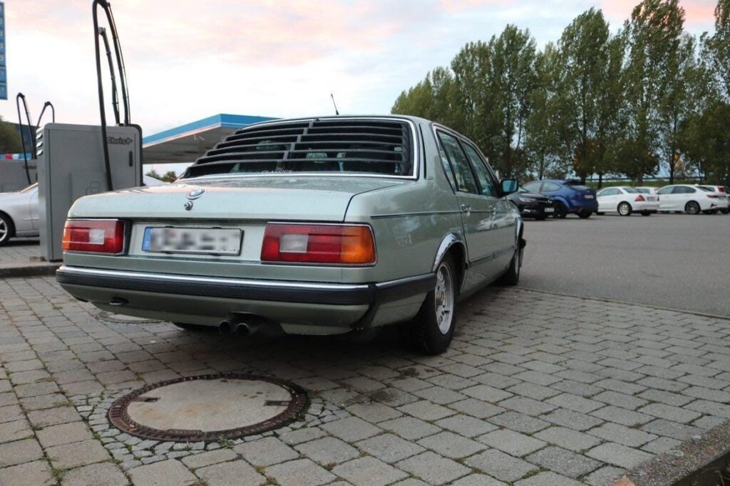 Жалюзі заднього скла BMW E23 ABS пластик