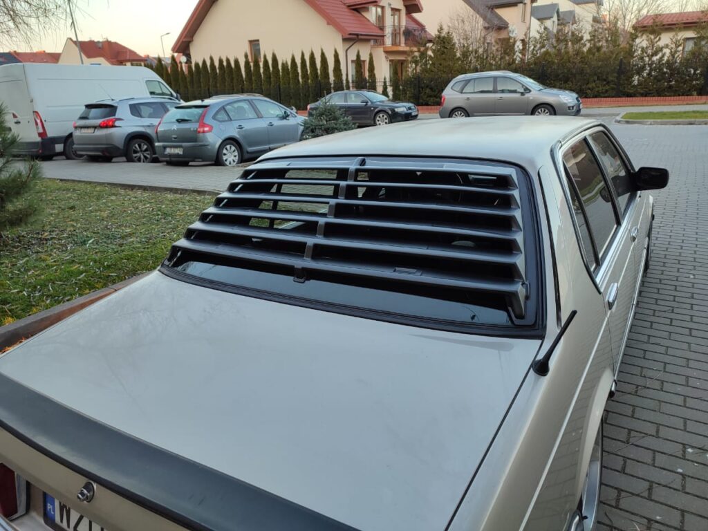 Жалюзі заднього скла BMW E23 ABS пластик