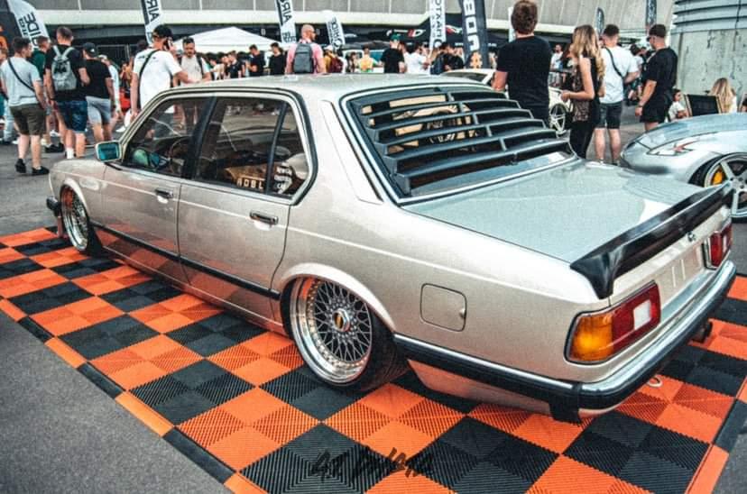 Жалюзі заднього скла BMW E23 ABS пластик