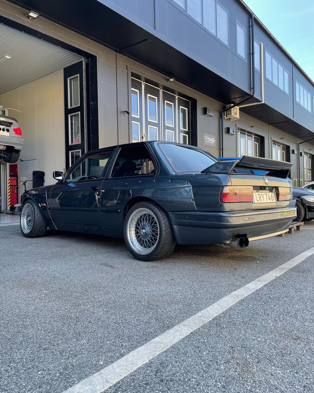 Широкий обвіс (Pandem) для BMW e30