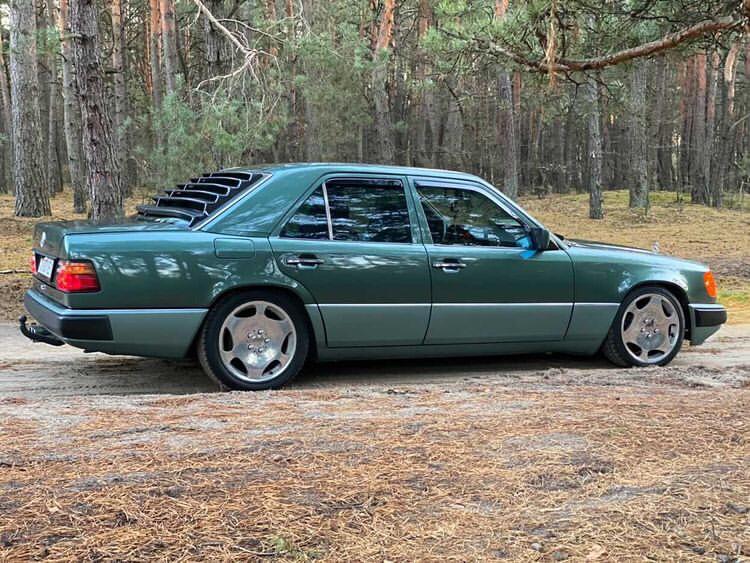 Rear Window Louvers Mercedes-Benz W124