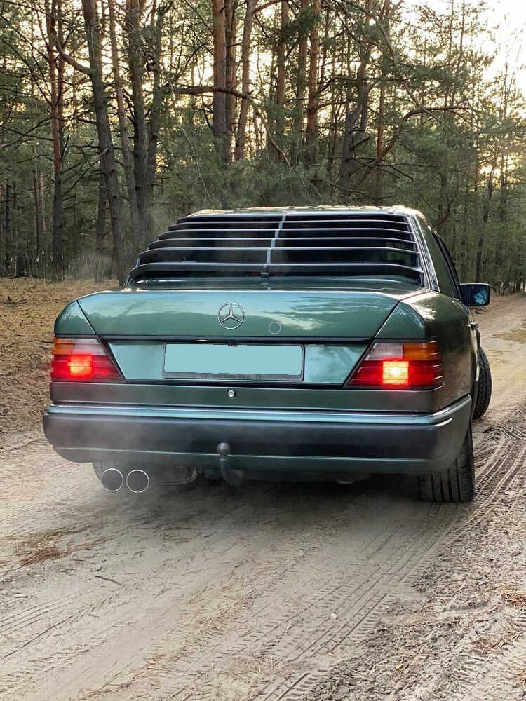 Rear Window Louvers Mercedes-Benz W124