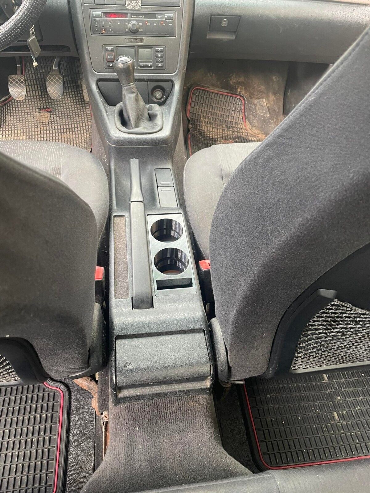 AUDI A4 B5 Cup holders