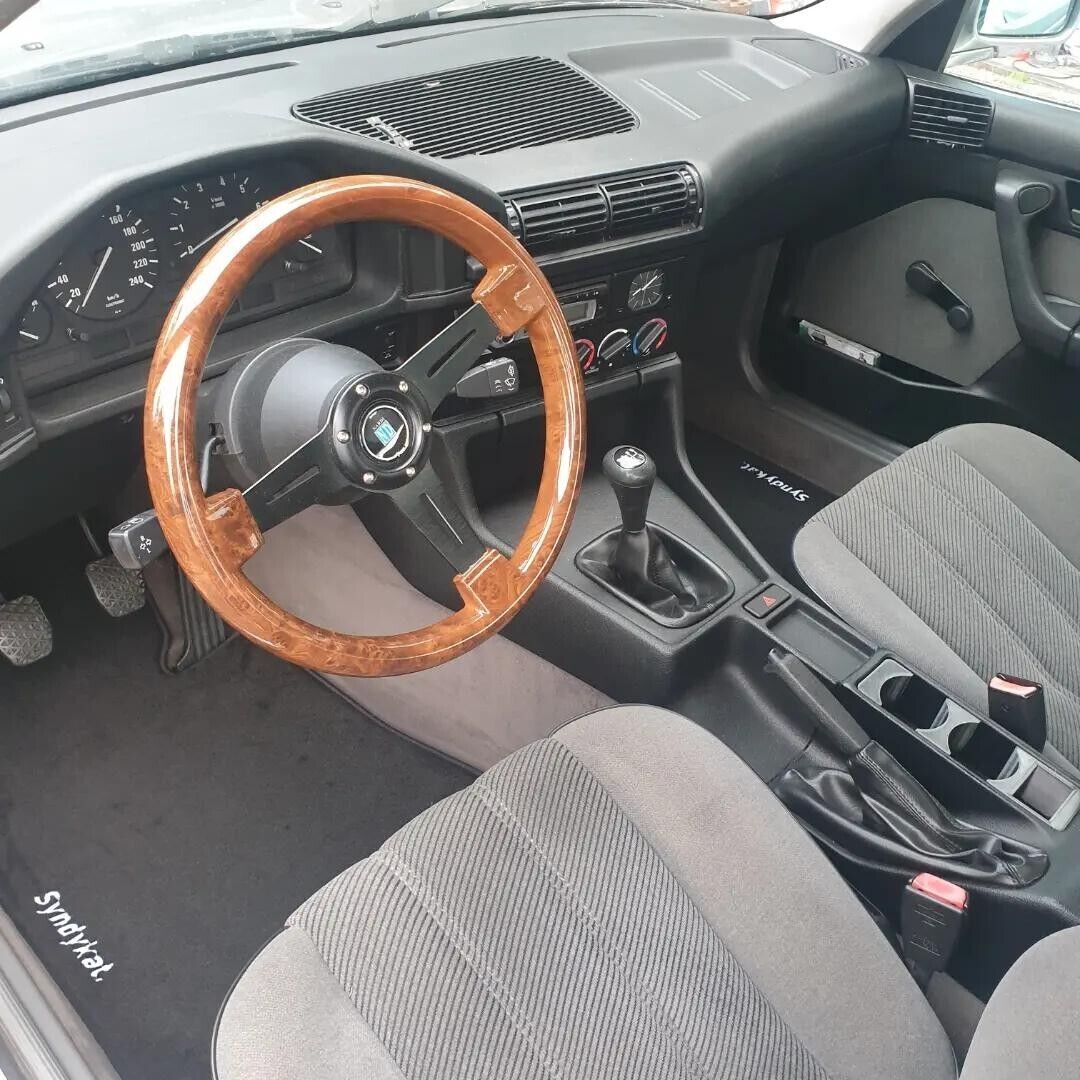 BMW e32 cupholder 7 series